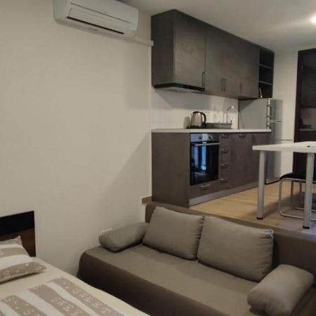 Studio Malinska, 30M From The Beach Exterior foto